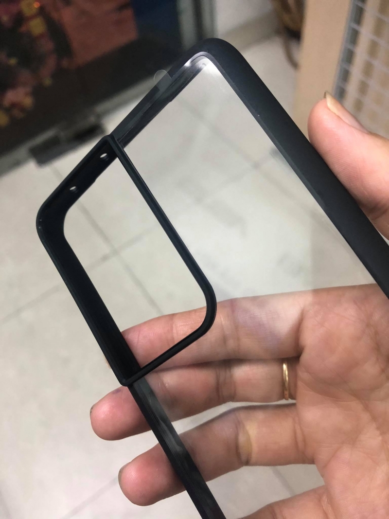 Ốp Lưng Samsung Galaxy S21 Ultra Chống Sốc Hiệu Likgus viền màu được làm bằng chất liệu TPU mềm giúp bạn bảo vệ toàn diện mọi góc cạnh của máy